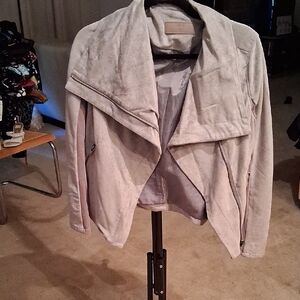 Elegant Women's Gray Blazer